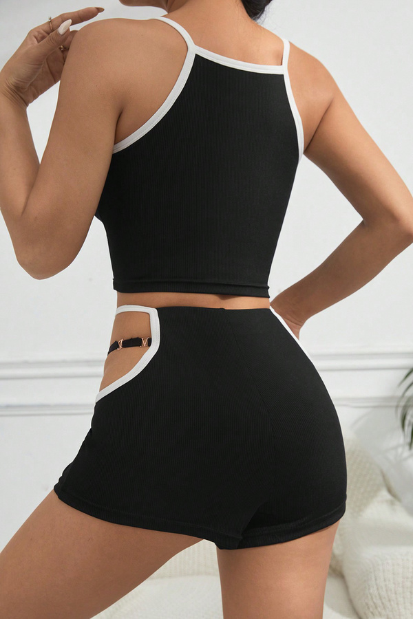 Imoda Kadın Siyah Beyaz Şortlu Cut-Out Detaylı Gecelik Takımı