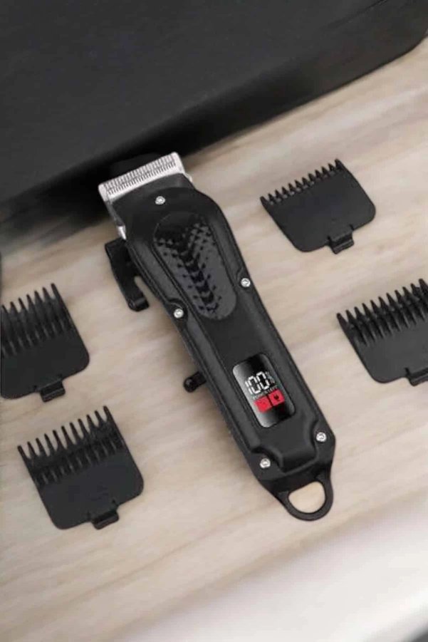 Cndr Suya Dayanıklı Tıraş Makinesi Keskin Bıçaklı Dijital Göstergeli Şarjlı