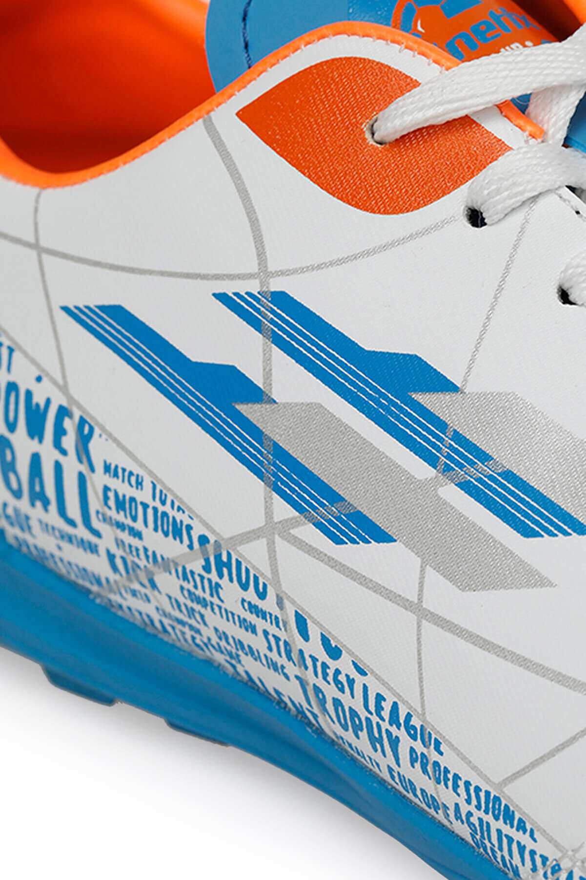 Ki̇neti̇x Cross Tf 3Pr Beyaz Erkek Halı Saha Ayakkabısı