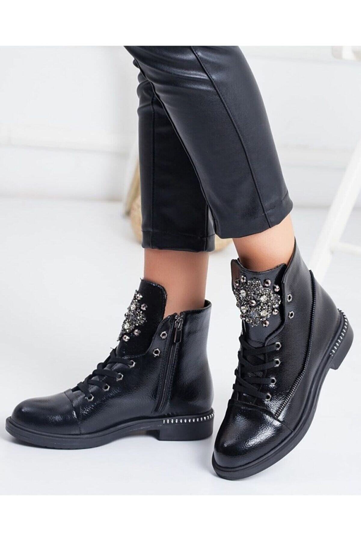 Lulo Si̇yah Femi̇nen Çabasız Şık Görünmeni̇n Tarzı Kırışık Rugan Taşlı Bot