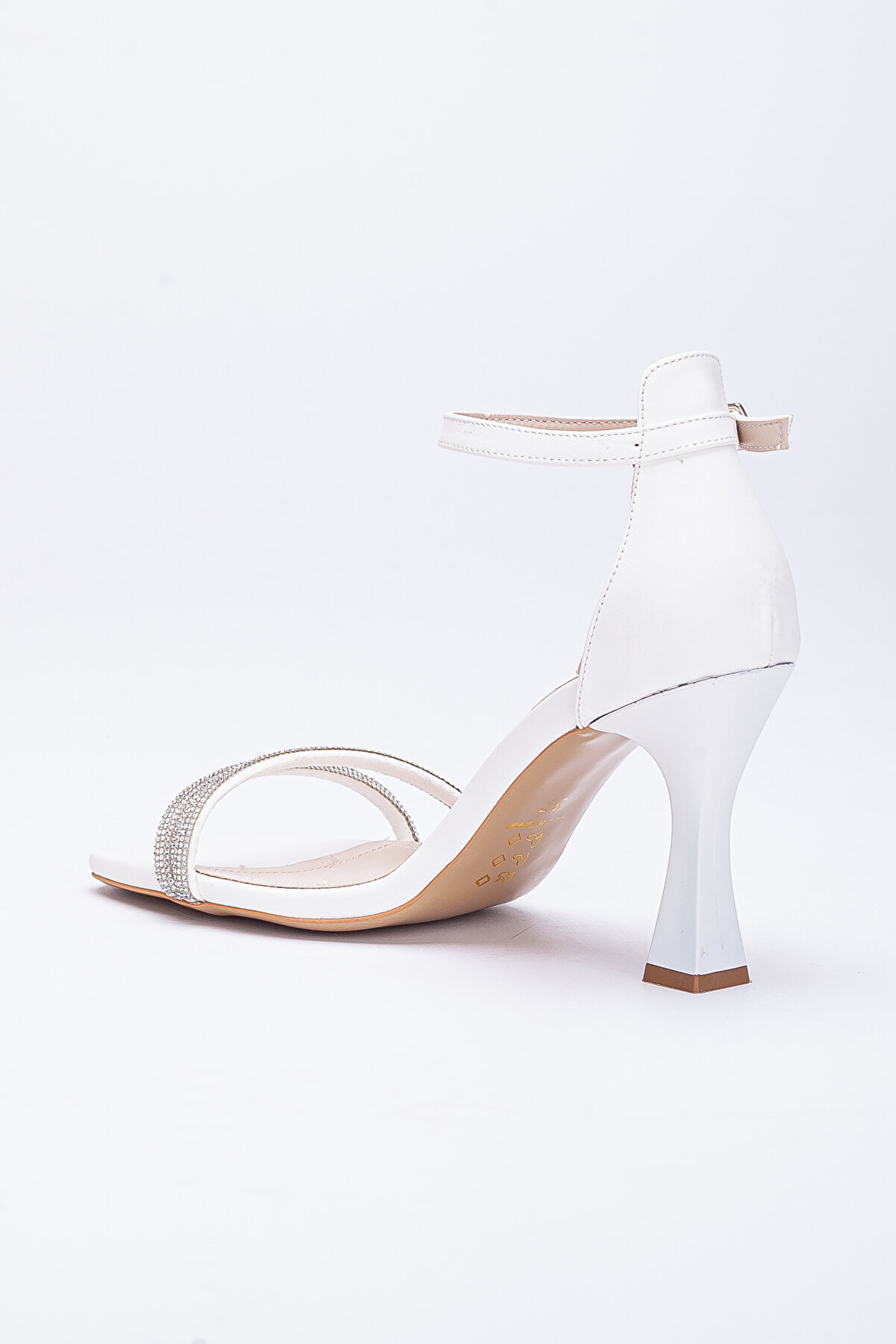 Gult Kadın Ince Topuklu Arkası Kapalı Yazlık Taş Işlemeli̇ Ayakkabı Beyaz