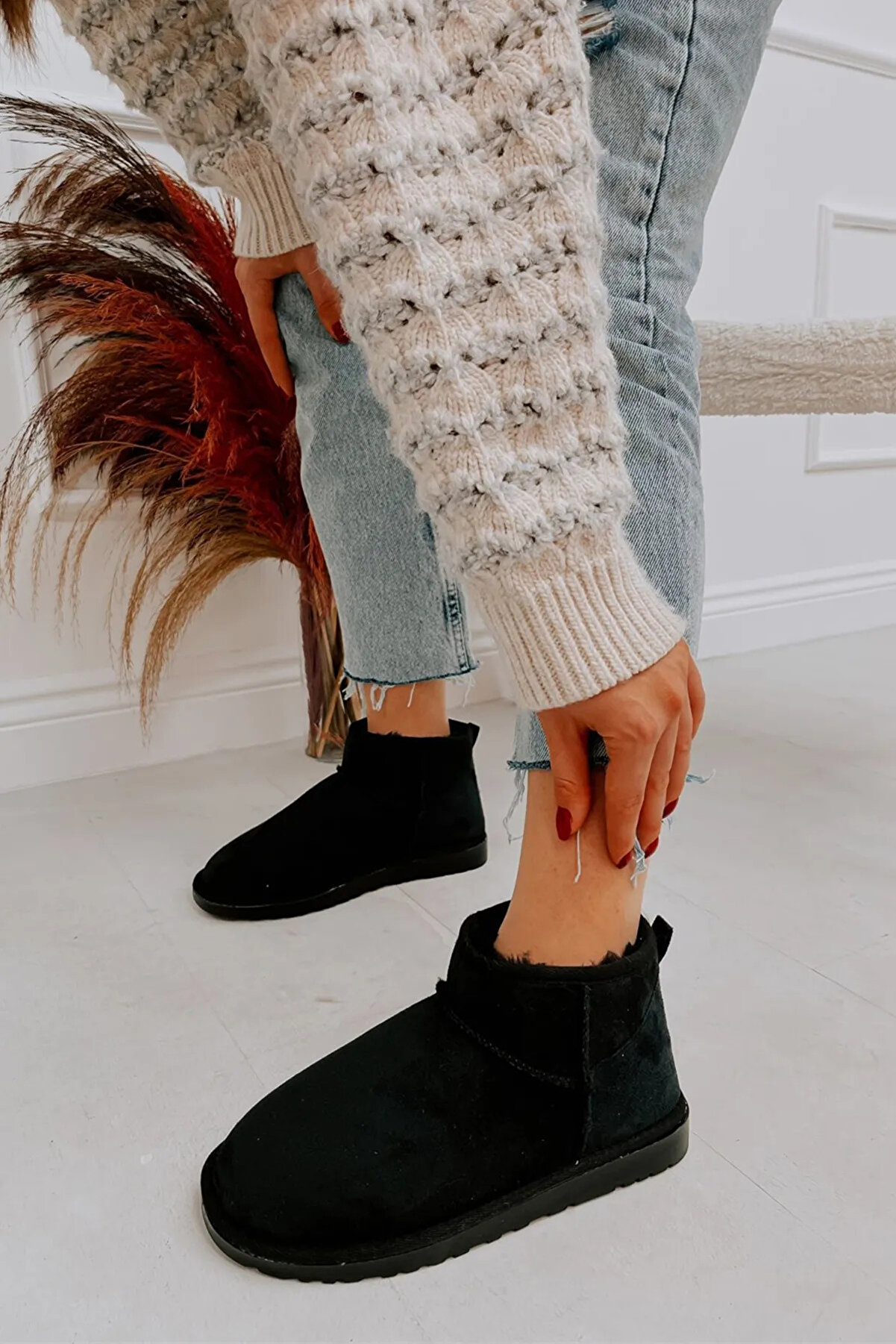 Gult Kadın Kısa Ugg Modeli̇ Si̇yah