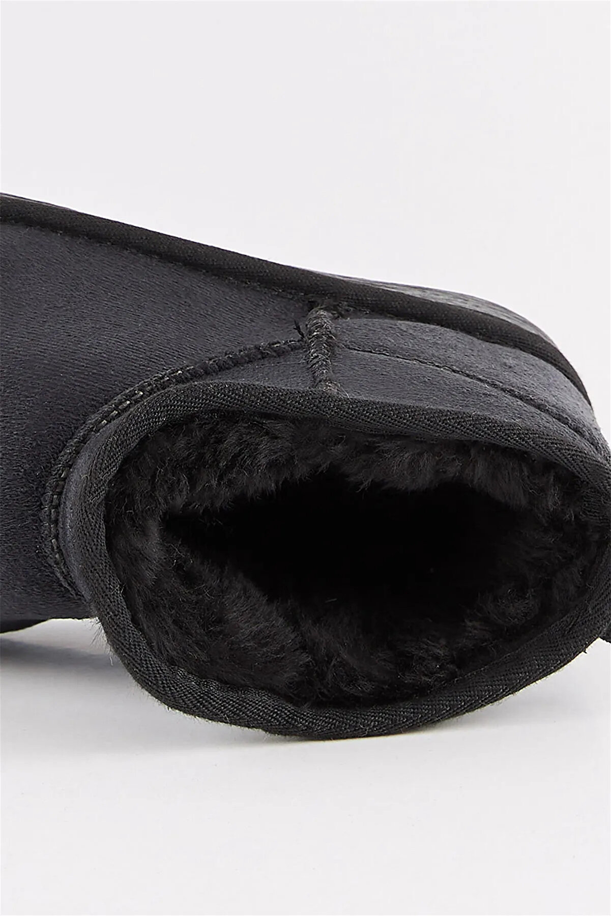 Gult Kadın Kısa Ugg Modeli̇ Si̇yah