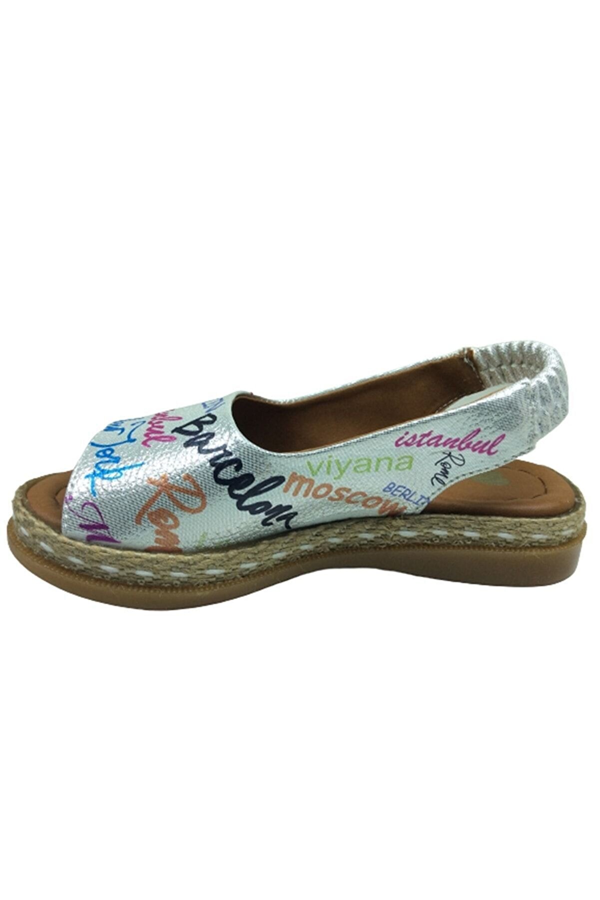 1506 (Plm) Pati̇k Kız Sandalet Gümüş Baskı Desenli̇ Yazılı Arkası Lasti̇kli̇