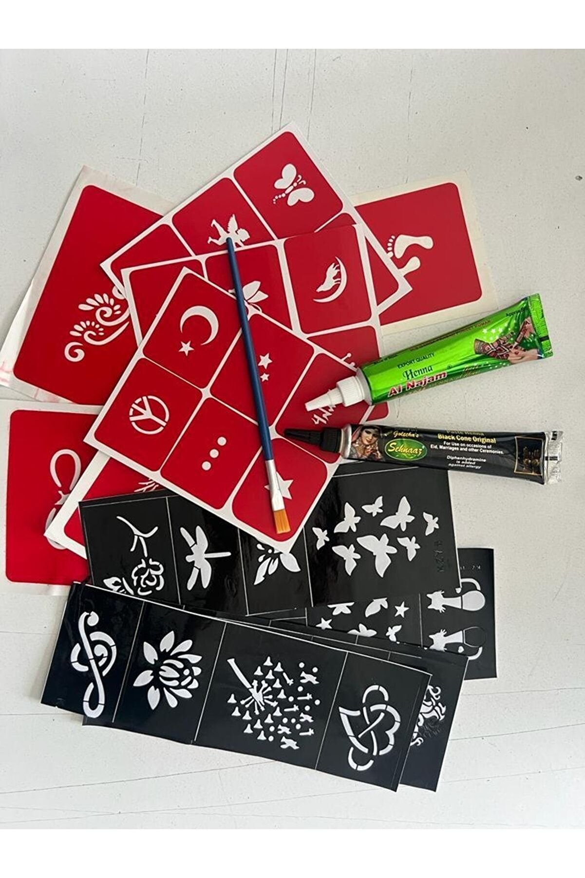 Golechas Şehnaaz 2 Tüp Si̇yah Ve Kırmızı Kına 20 Şablon Ve Fırça Hedi̇yeli̇ Geçi̇ci̇ Dövme Seti̇