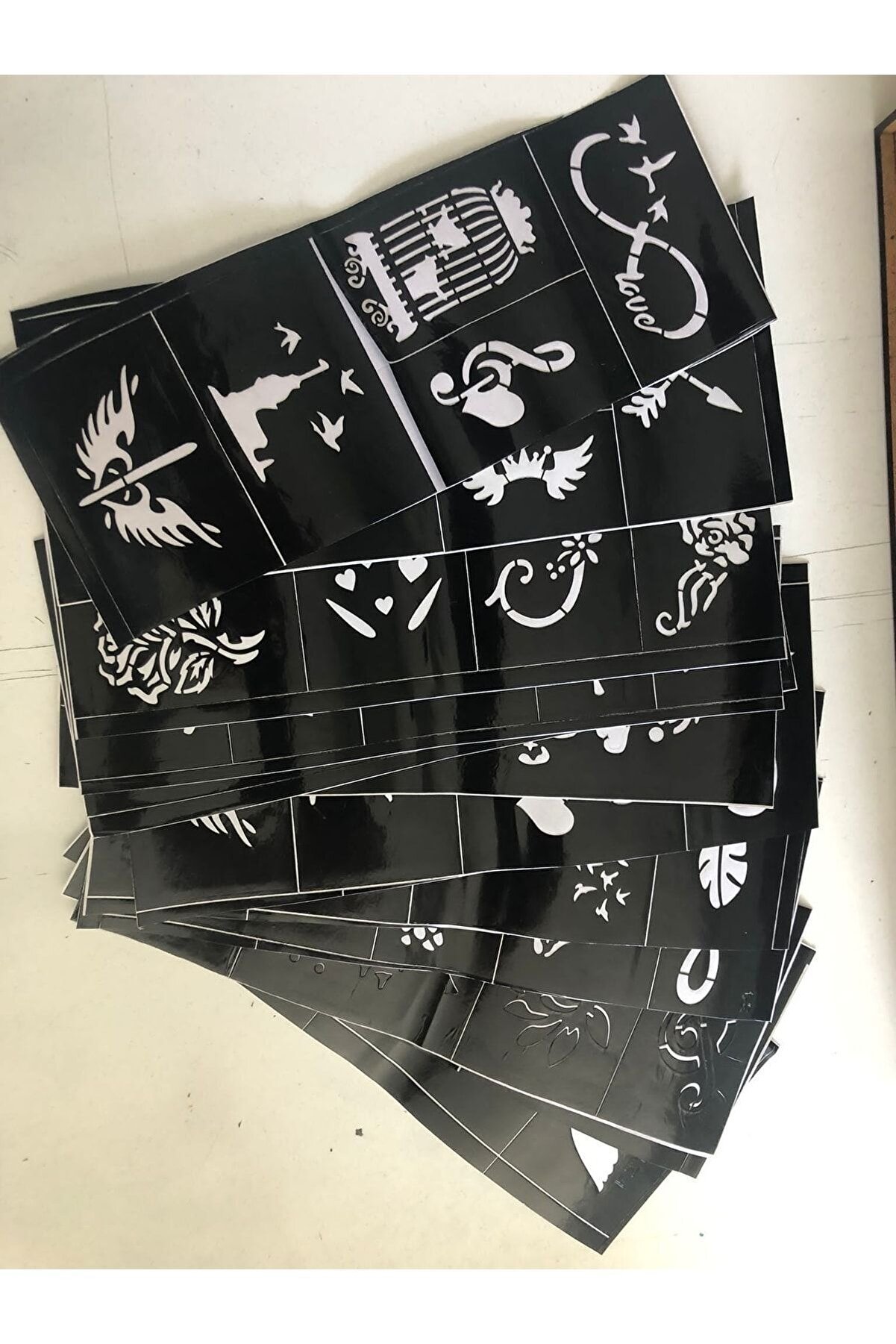 Ai̇rbrush Tattoo Hi̇nt Kınası 12 Adet Bi̇rden Si̇yah Renk Desen