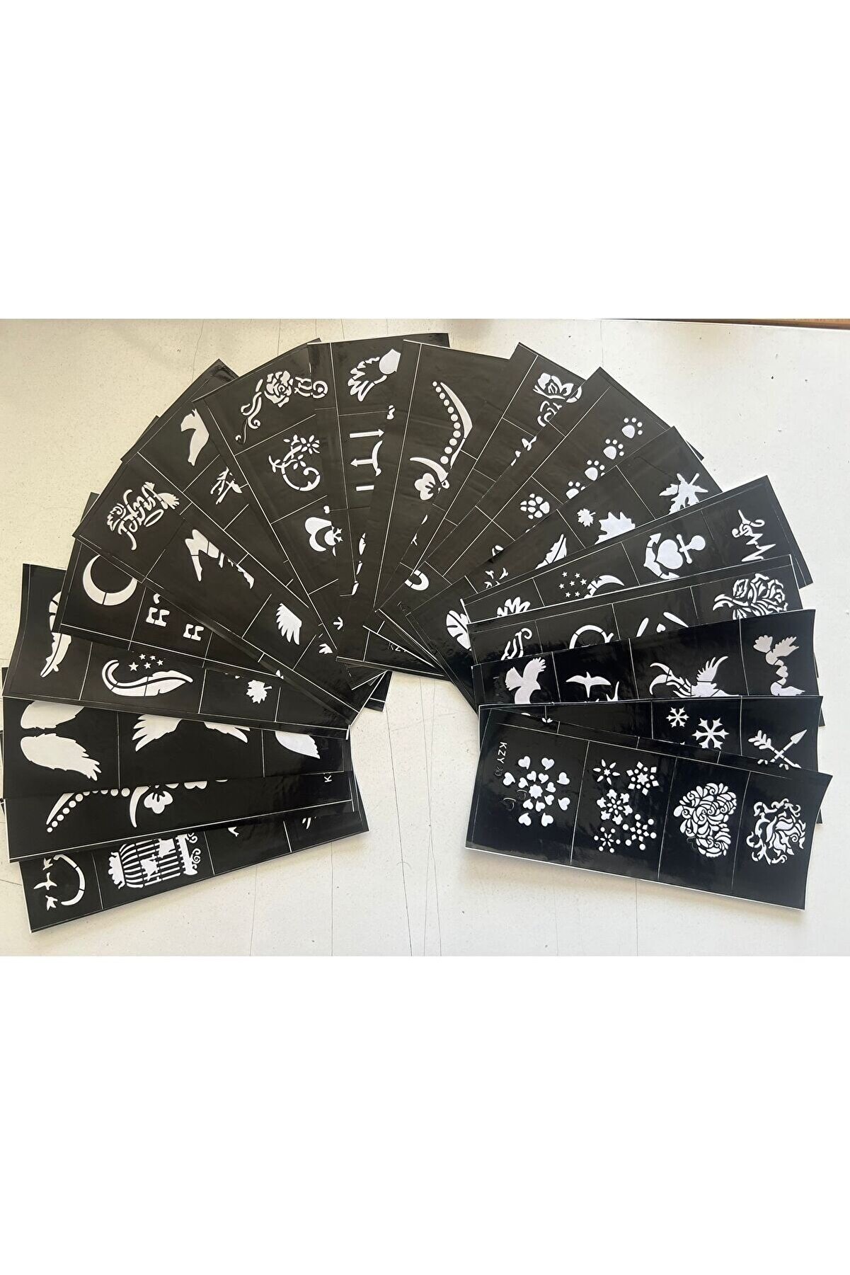 Ai̇rbrush Tattoo Hi̇nt Kınası Desenleri̇ 12 Sayfa Bi̇rden 4 Tüp Si̇yah Kına Hedi̇yeli̇