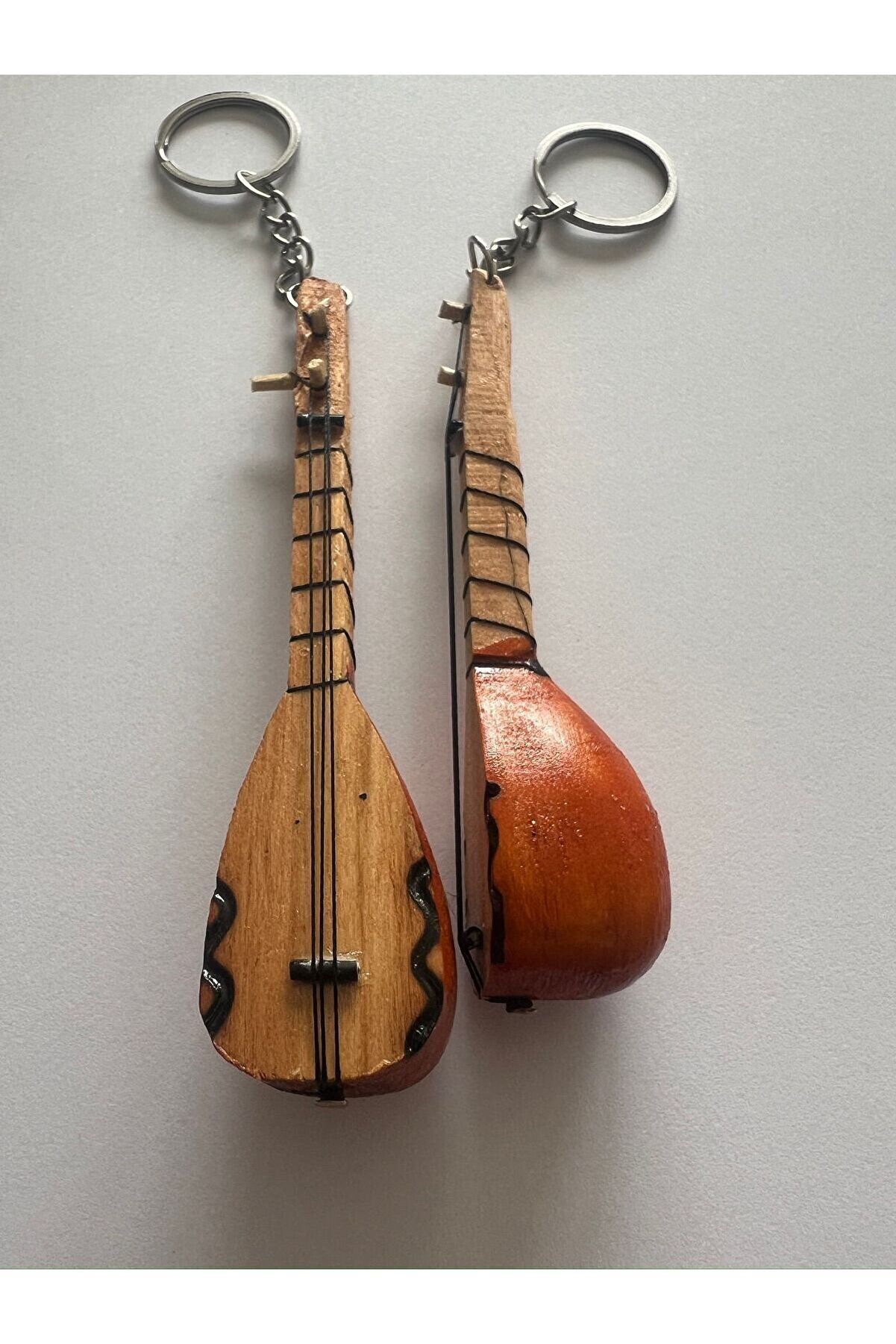 Ai̇rbrush Tattoo El Yapımı 2 Adet Bi̇rden Mi̇nyatür Anahtarlık Bağlama Saz Araba Süsü