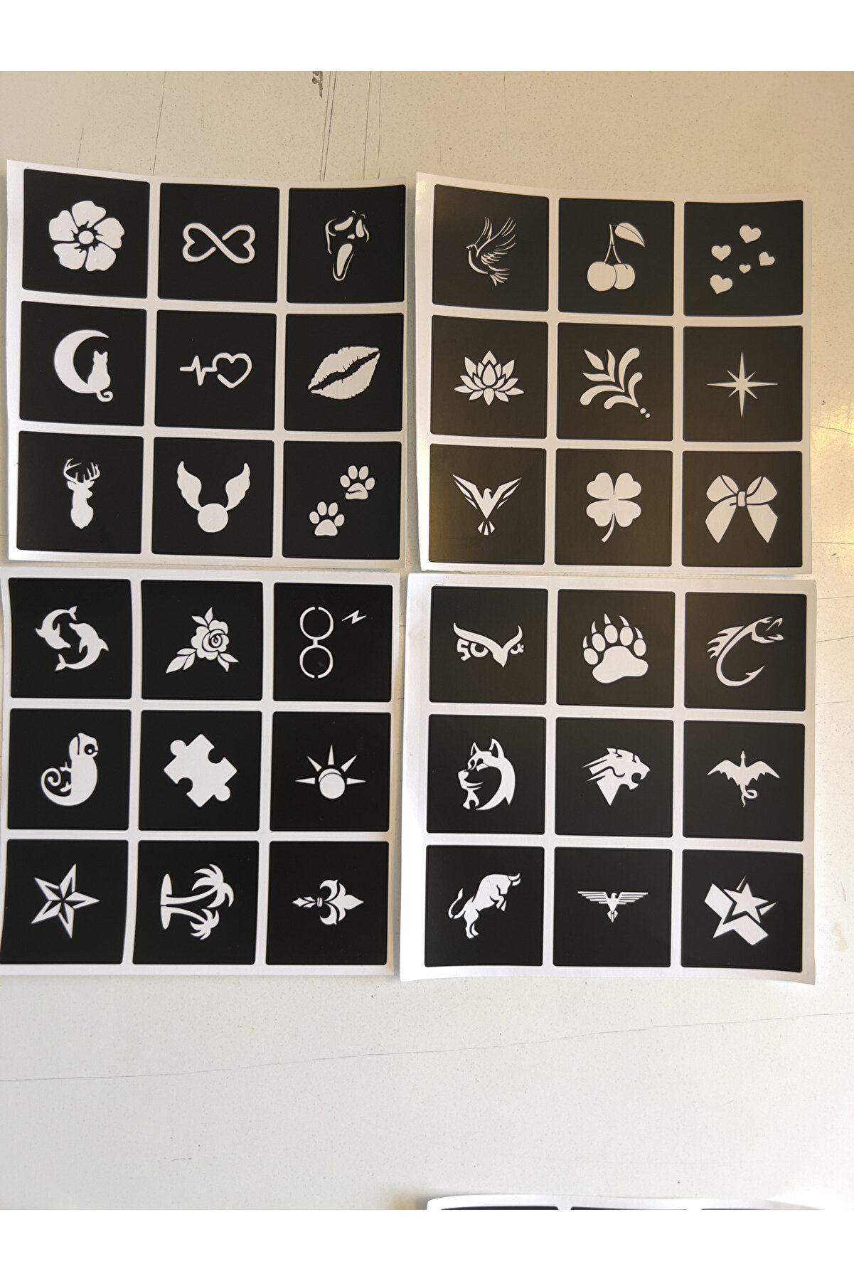 Ai̇rbrush Tattoo 8 Farklı Renk El Yüz Boyası 80 Mi̇ni̇mal Şablon Ve Fırça Hedi̇yeli̇ Yüz Boyama Seti̇