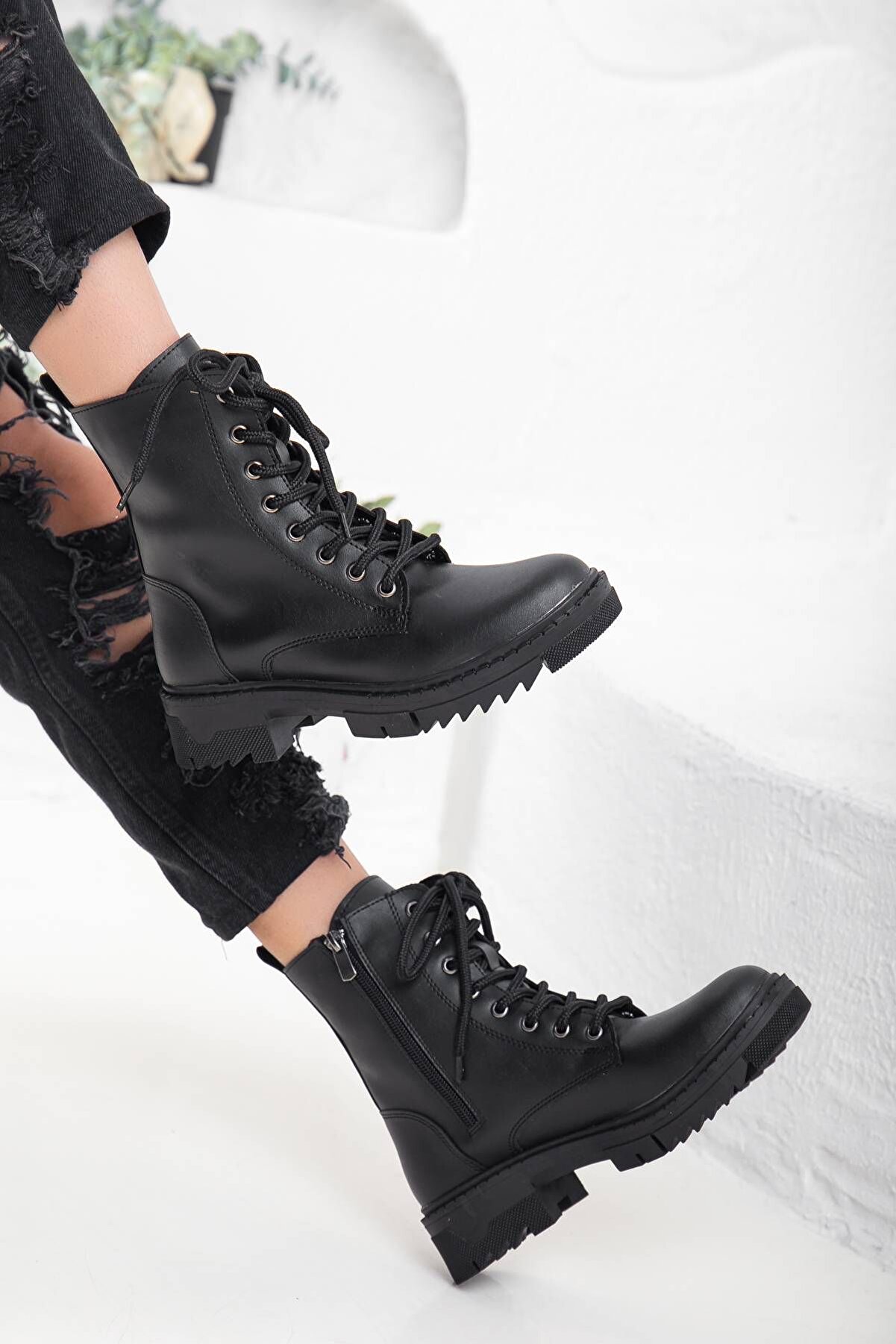 Gult Kadın Kışlık Postal Si̇yah