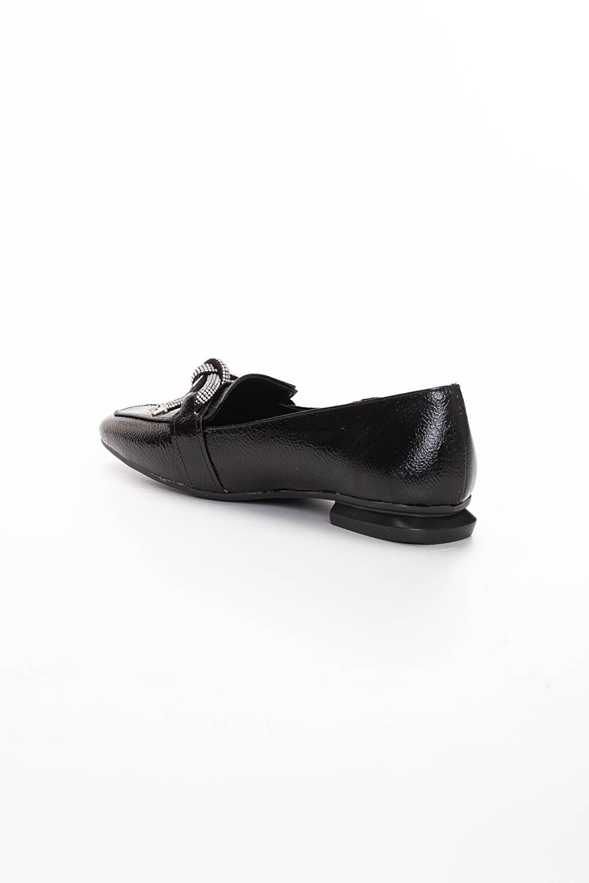 Kadın Parlak Fi̇yonklu Loafer Babet