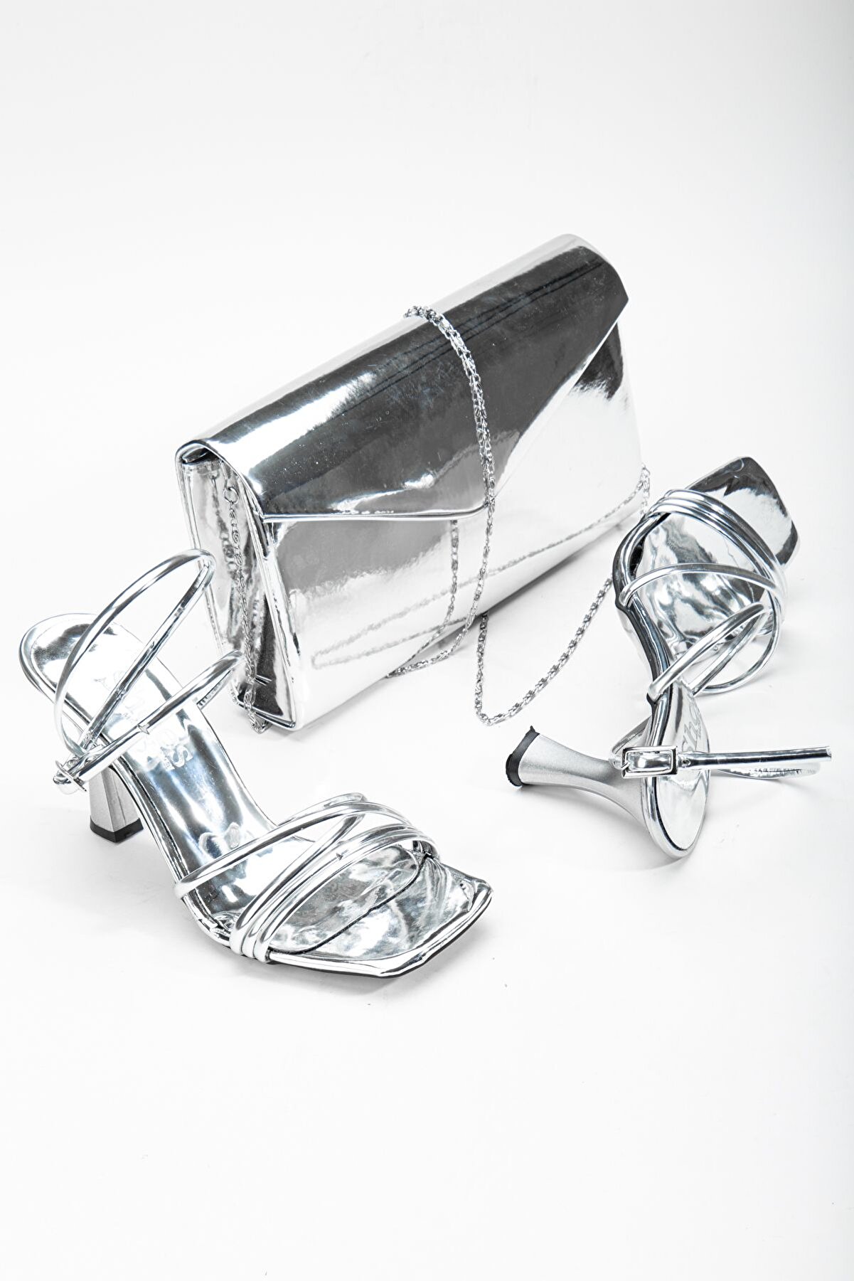 Gult Kadın İnce Bi̇yeli̇ Gece Ayakkabısı Ve Çantası