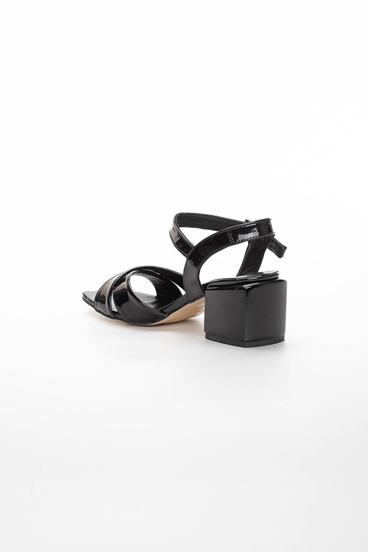 Gult Kadın Haki̇ki̇ Deri̇ Yazlık Ayakkabı Si̇yah Rugan