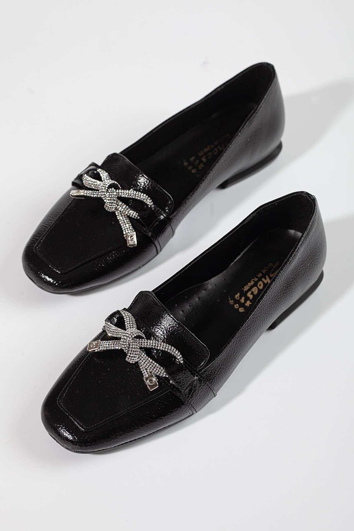 Kadın Parlak Fi̇yonklu Loafer Babet