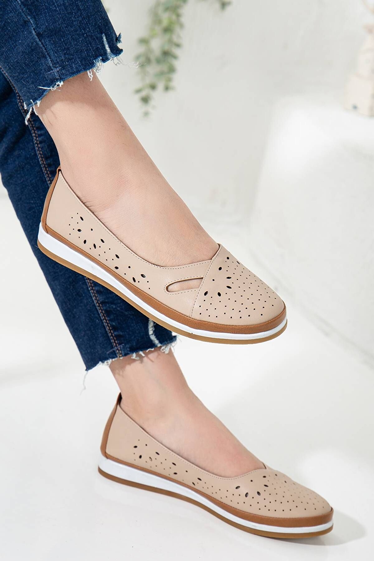 Gult Kadın Içi̇ Haki̇ki̇ Deri̇ Günlük Ayakkabı Nude Lazer Işlemeli̇