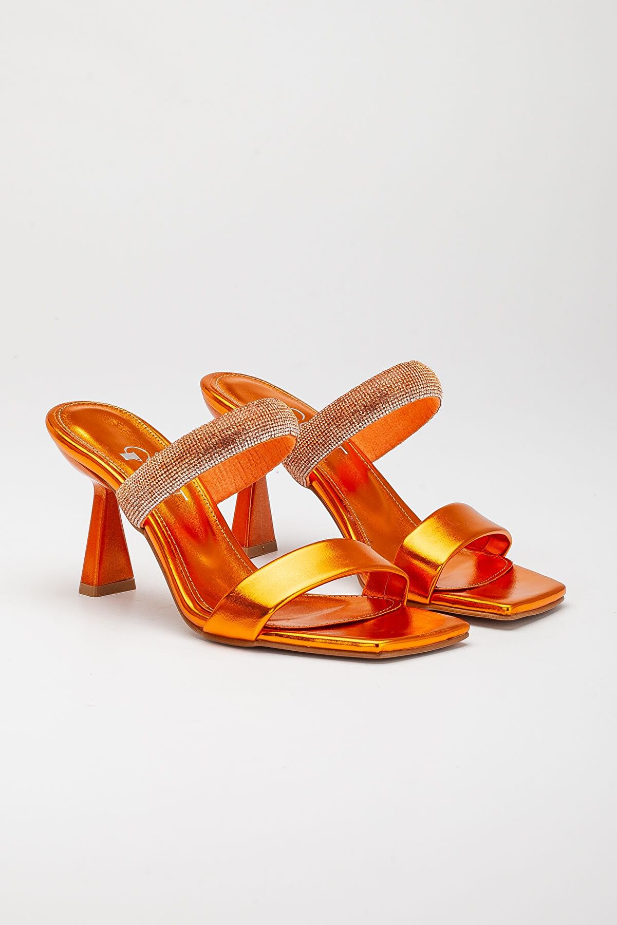 Gult Kadın Renkli̇ Taşlı Terli̇k