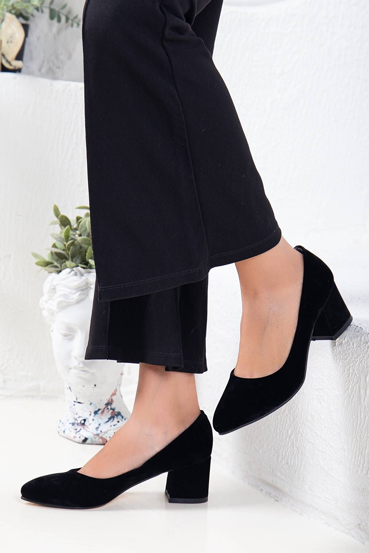 Gult Kadın Klasi̇k Kısa Sti̇letto Si̇yah Süet