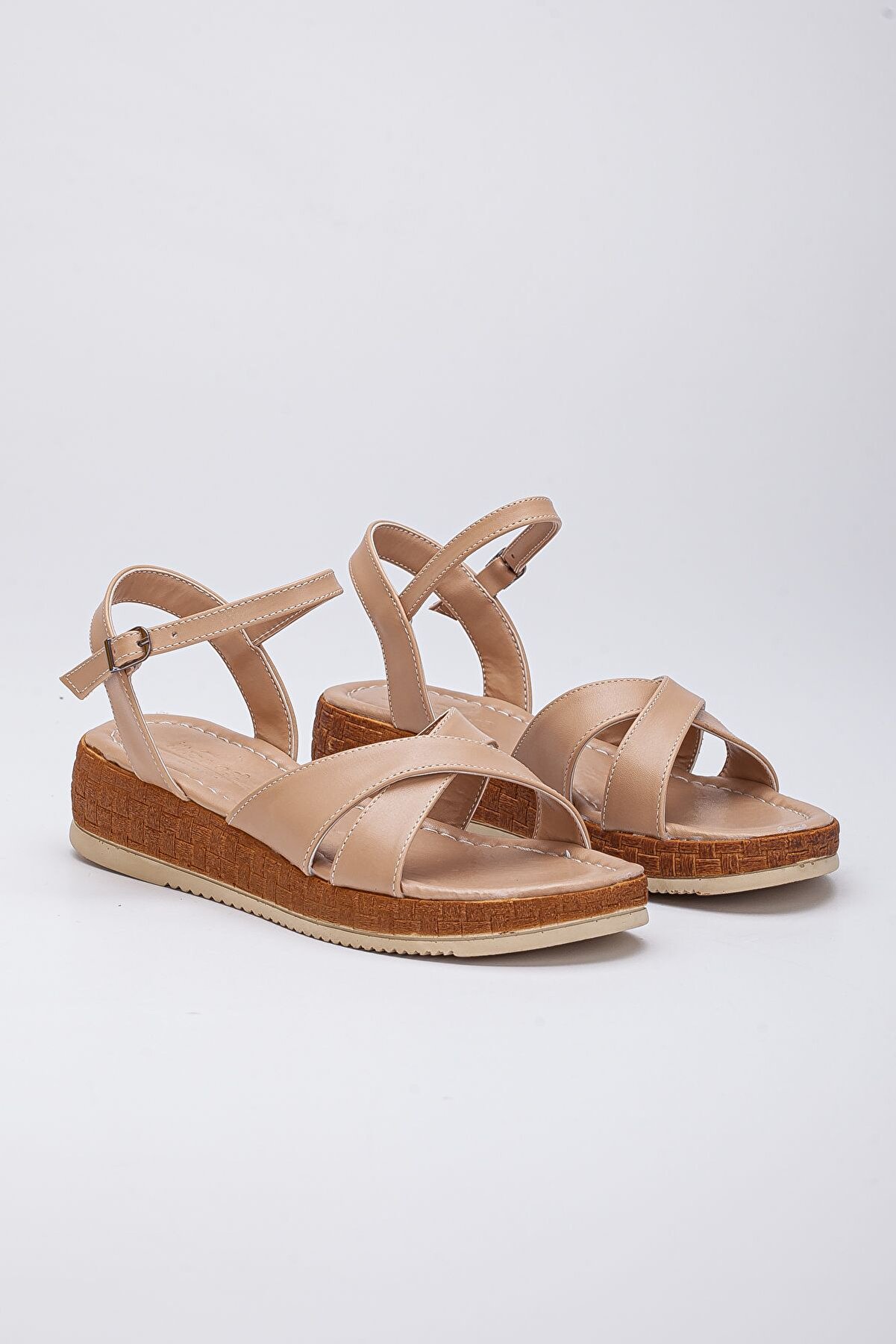 Gult Kadın Yazlık Çapraz Sandalet Nude