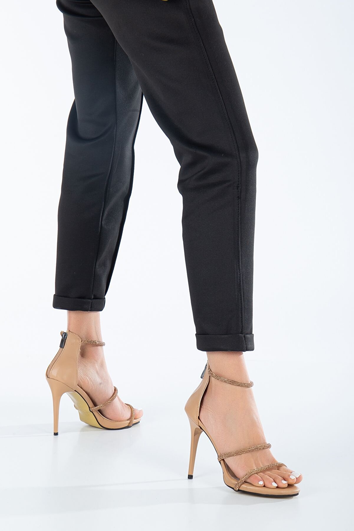 Gult Yuksek Topuklu Abi̇ye