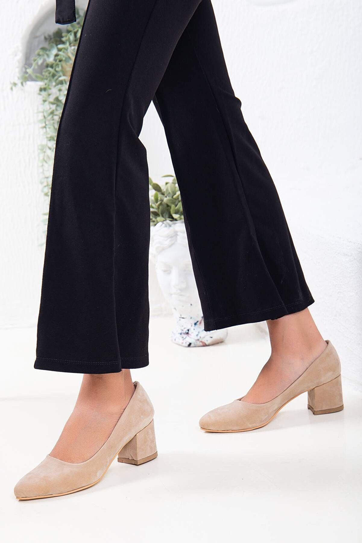 Gult Kadın Klasi̇k Kısa Sti̇letto Ten Süet