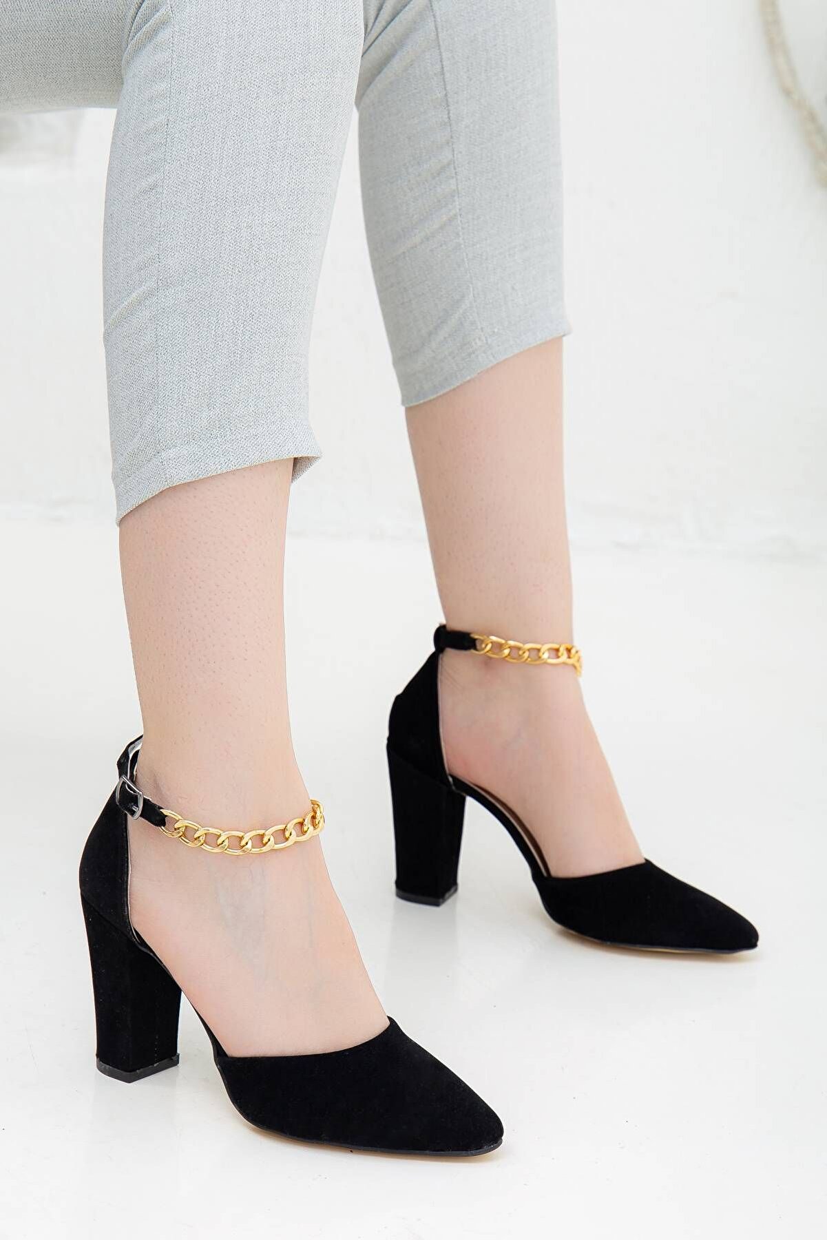 Gult Zi̇nci̇rli̇ Sti̇letto Si̇yah Süet