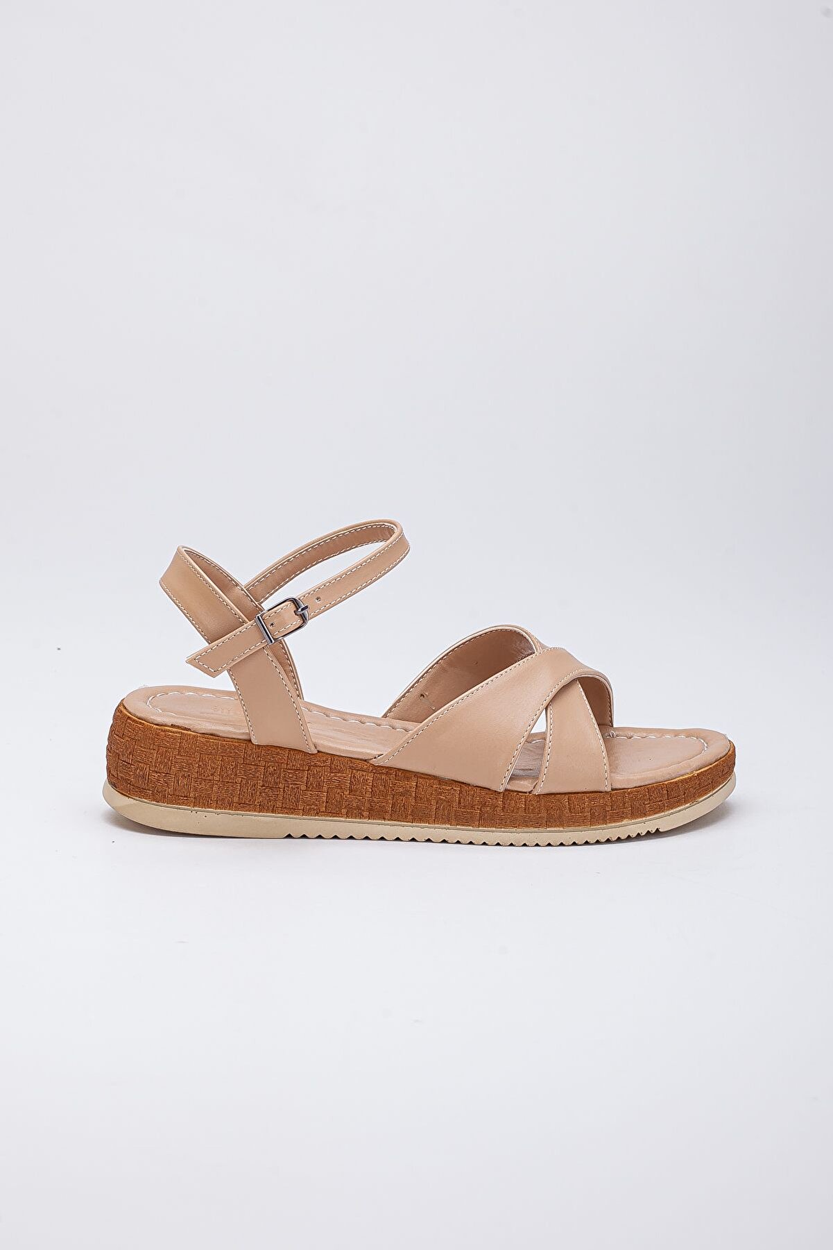 Gult Kadın Yazlık Çapraz Sandalet Nude