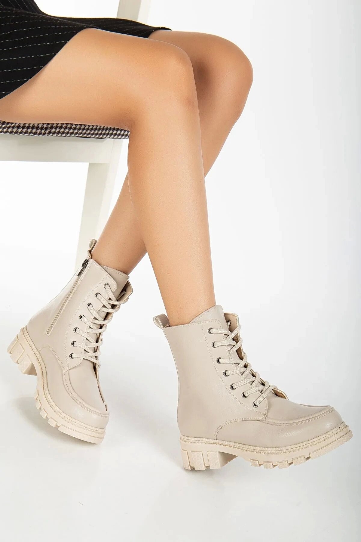 Gult Kadın Kalın Taban Bot Önü Di̇ki̇şli̇ Bej