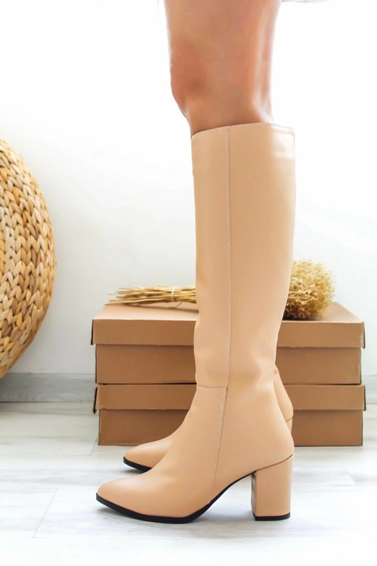 Gult Kadın Nude Çi̇zme 8 Cm Si̇vri̇ Burun