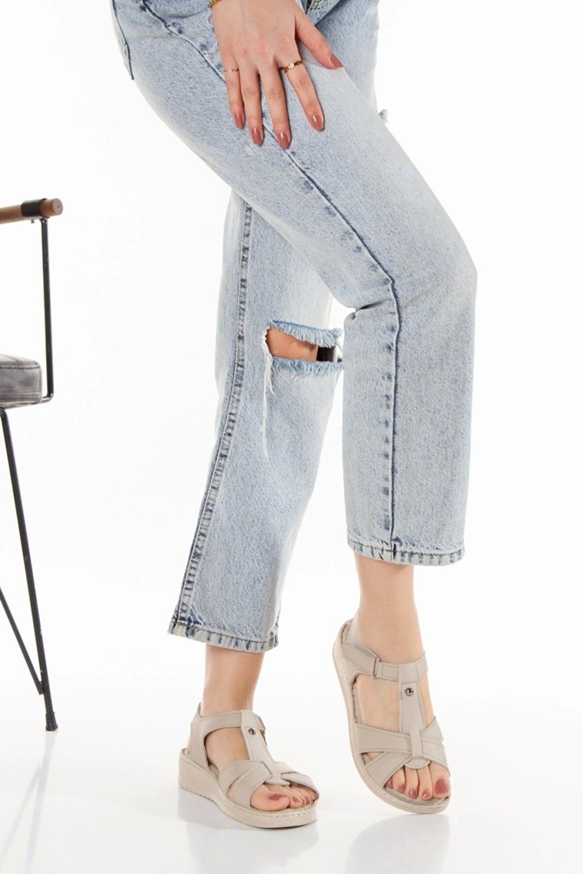 Gult Haki̇ki̇ Deri̇ Uygun Sandalet