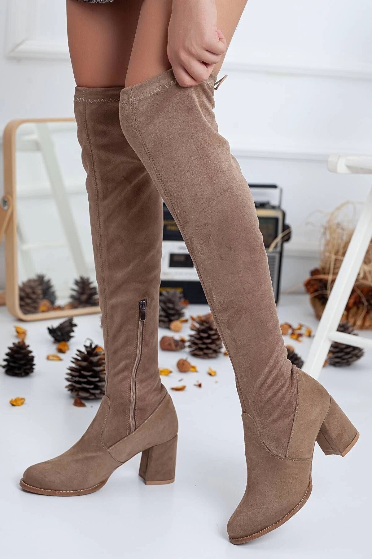 Gult Çorap Çi̇zme, Di̇z Üstü Çi̇zme Vi̇zon Süet Topuklu Streç Ve Esnek Çi̇zme.