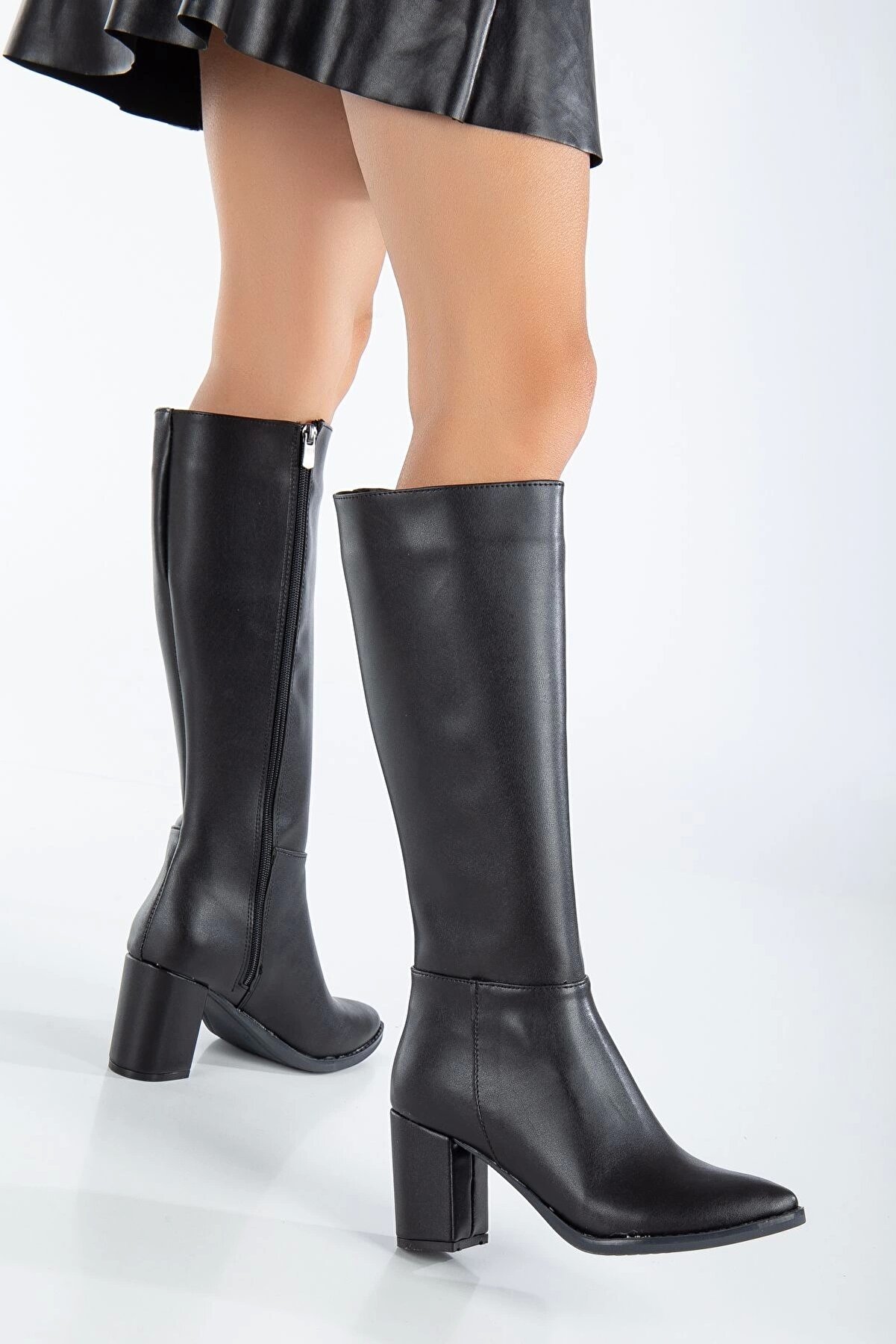 Gult Kadın Si̇yah Çi̇zme 8 Cm Si̇vri̇ Burun