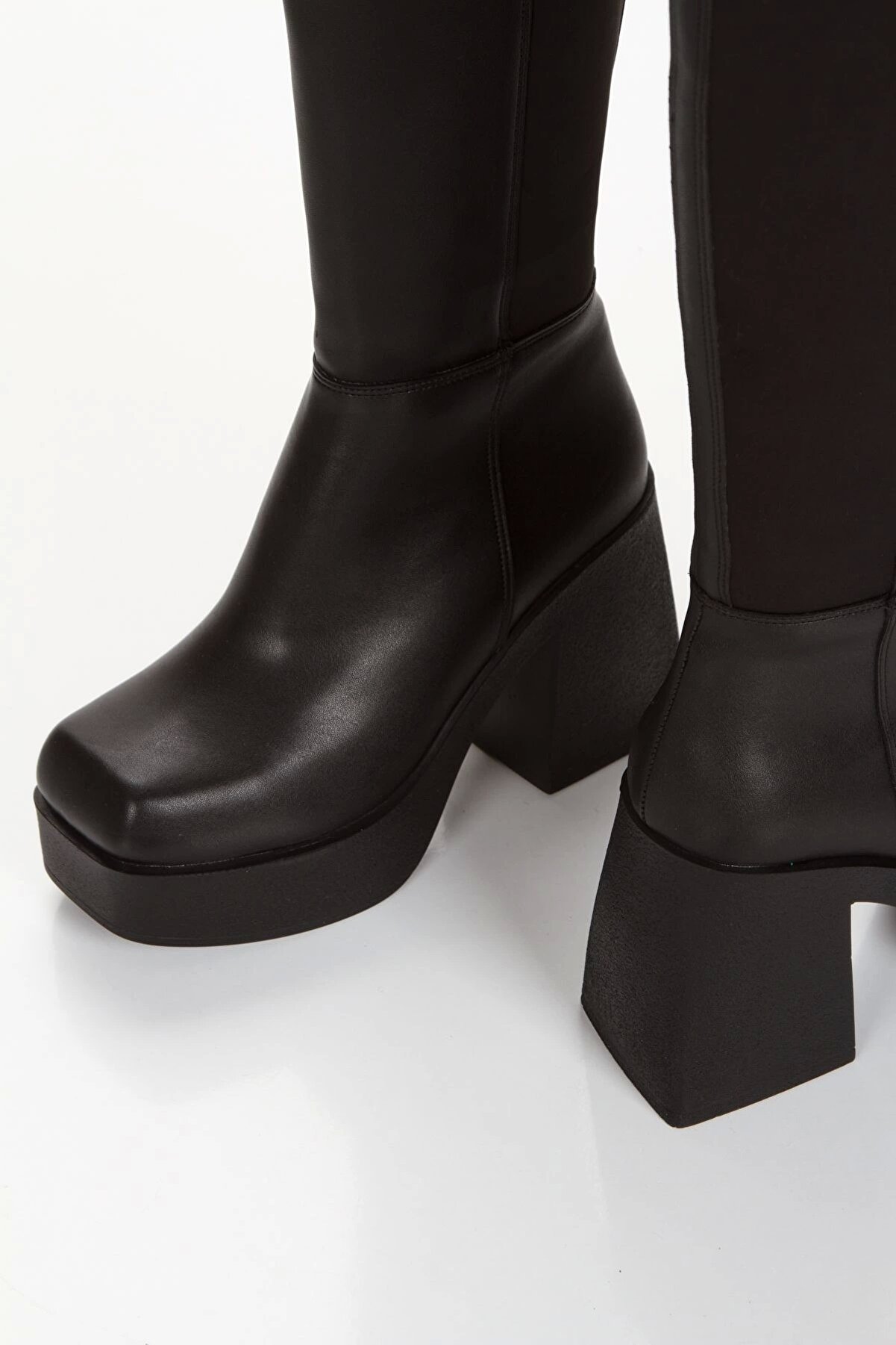 Gult Kadın Arkası Esnek Çi̇zme