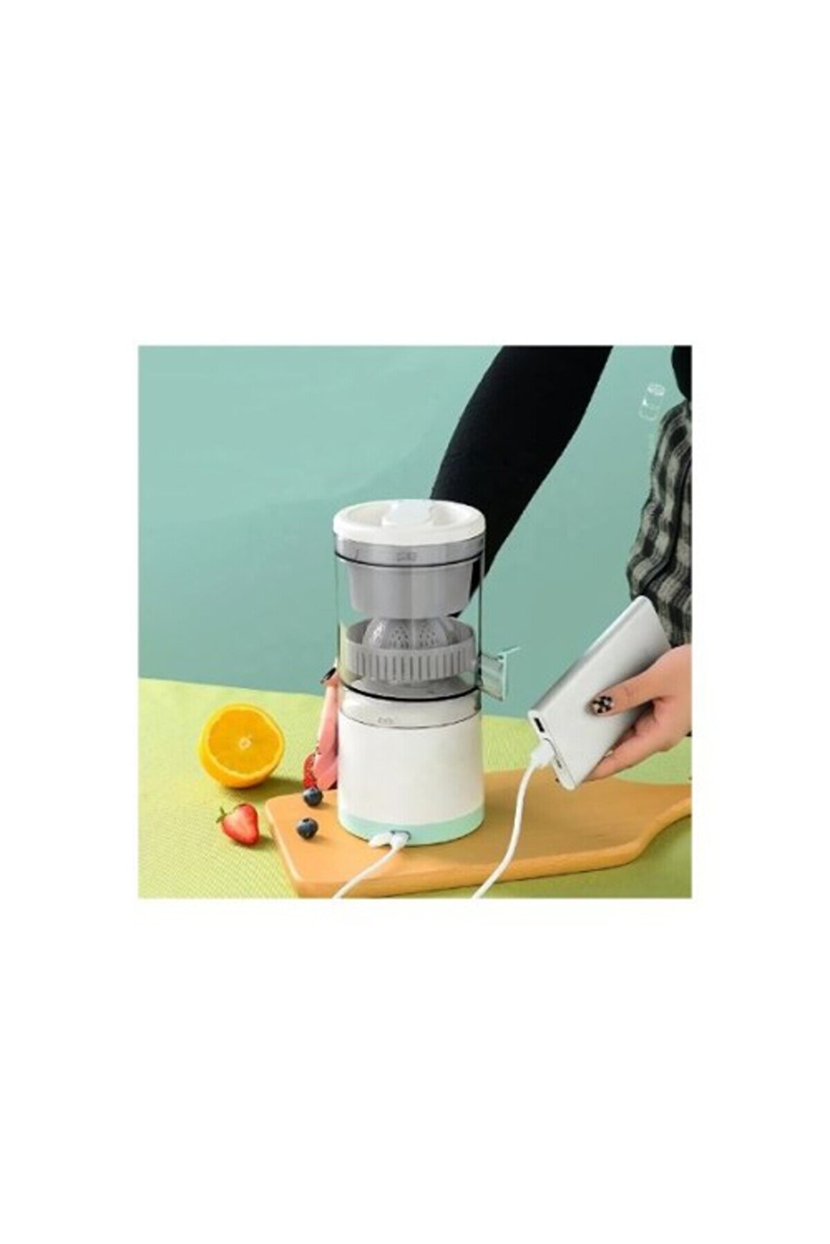 Şarjlı Elektri̇kli̇ Mi̇ni̇ Meyve Sıkacağı