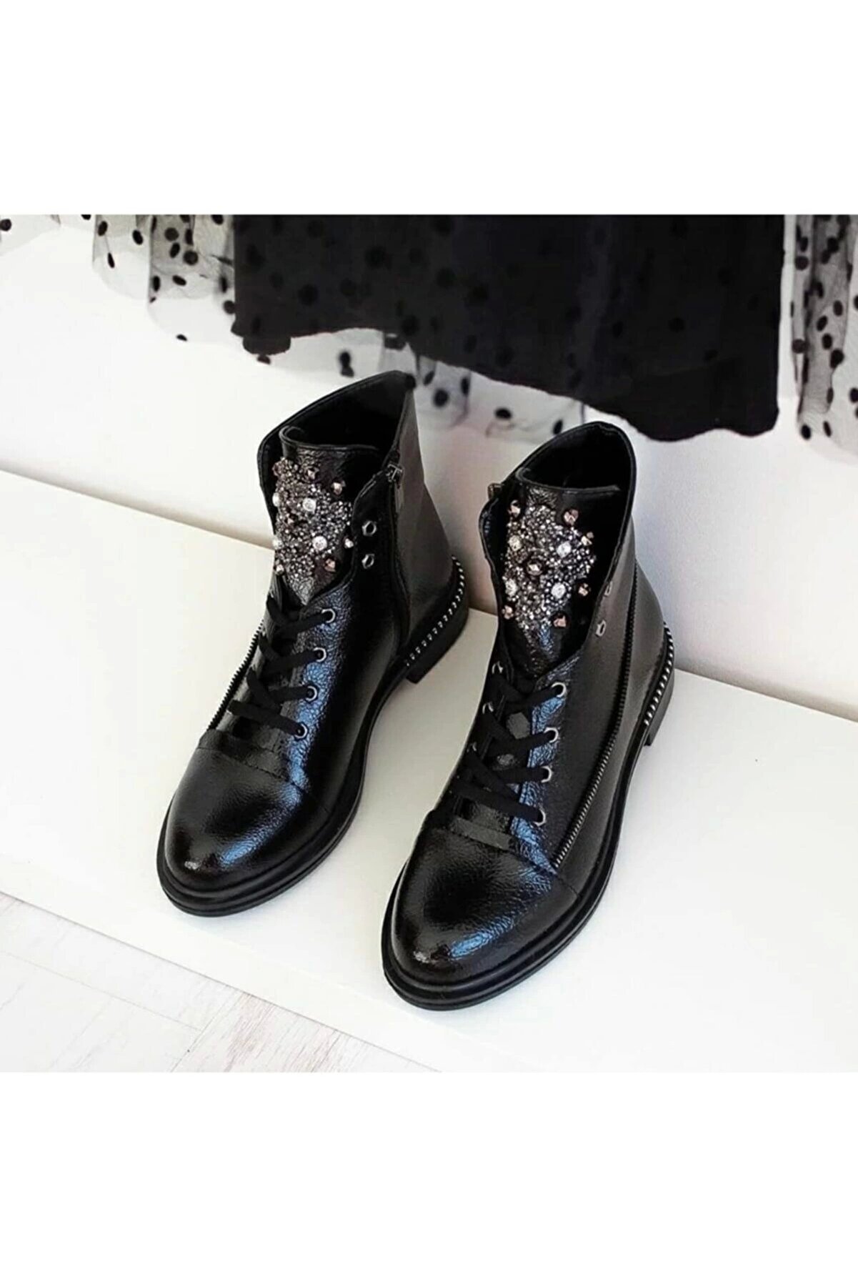 Yılmaz Exclusi̇ve Si̇yah Kırışık Rugan Taşlı Bot