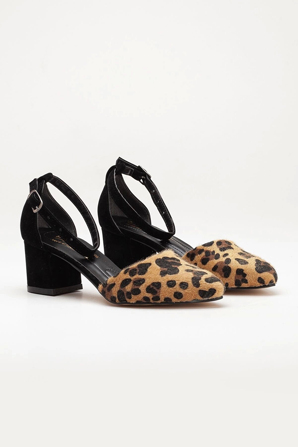 Gult Leopar Desenli̇ Kısa Yazlık Ayakkabı