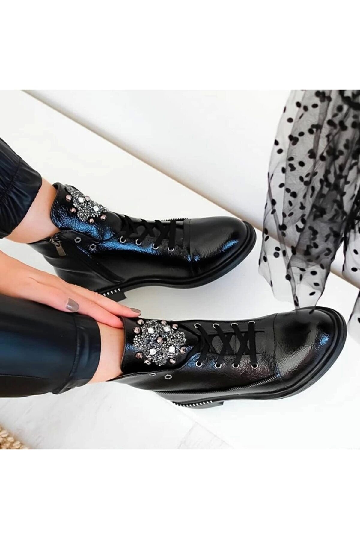 Yılmaz Exclusi̇ve Si̇yah Kırışık Rugan Taşlı Bot