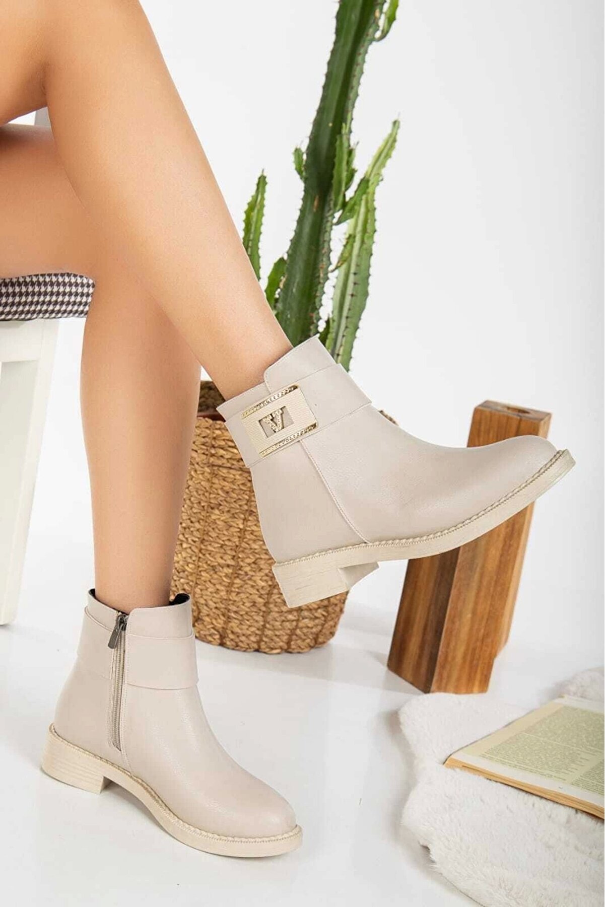 Gult Kadın Kışlık  V Tokalı Bot Bej