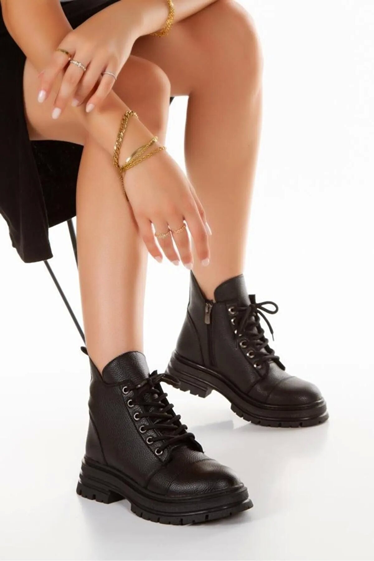 Gult Kadın Kalın Taban Postal Bot Koni̇fa - Si̇yah