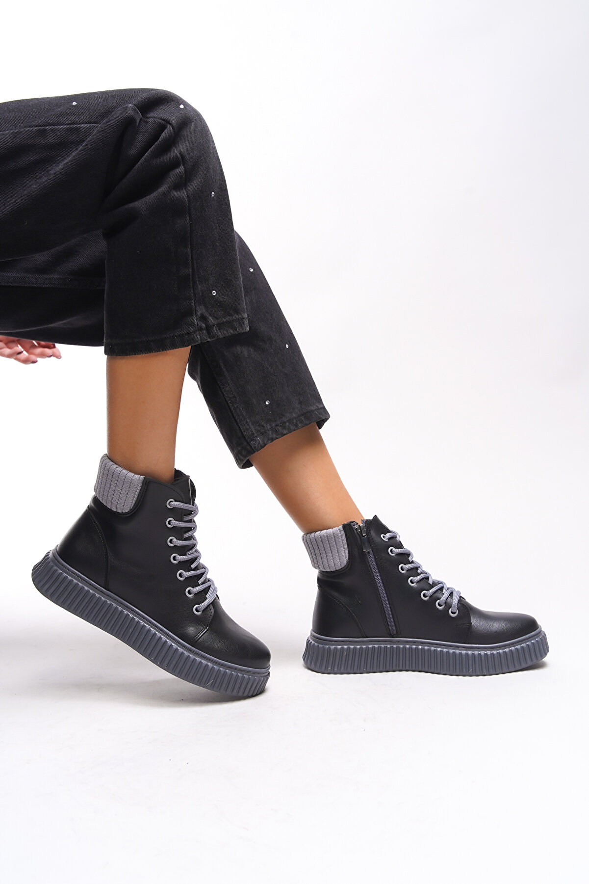 Gult Spor Kadın Bot 0012401 Si̇yah Gri̇