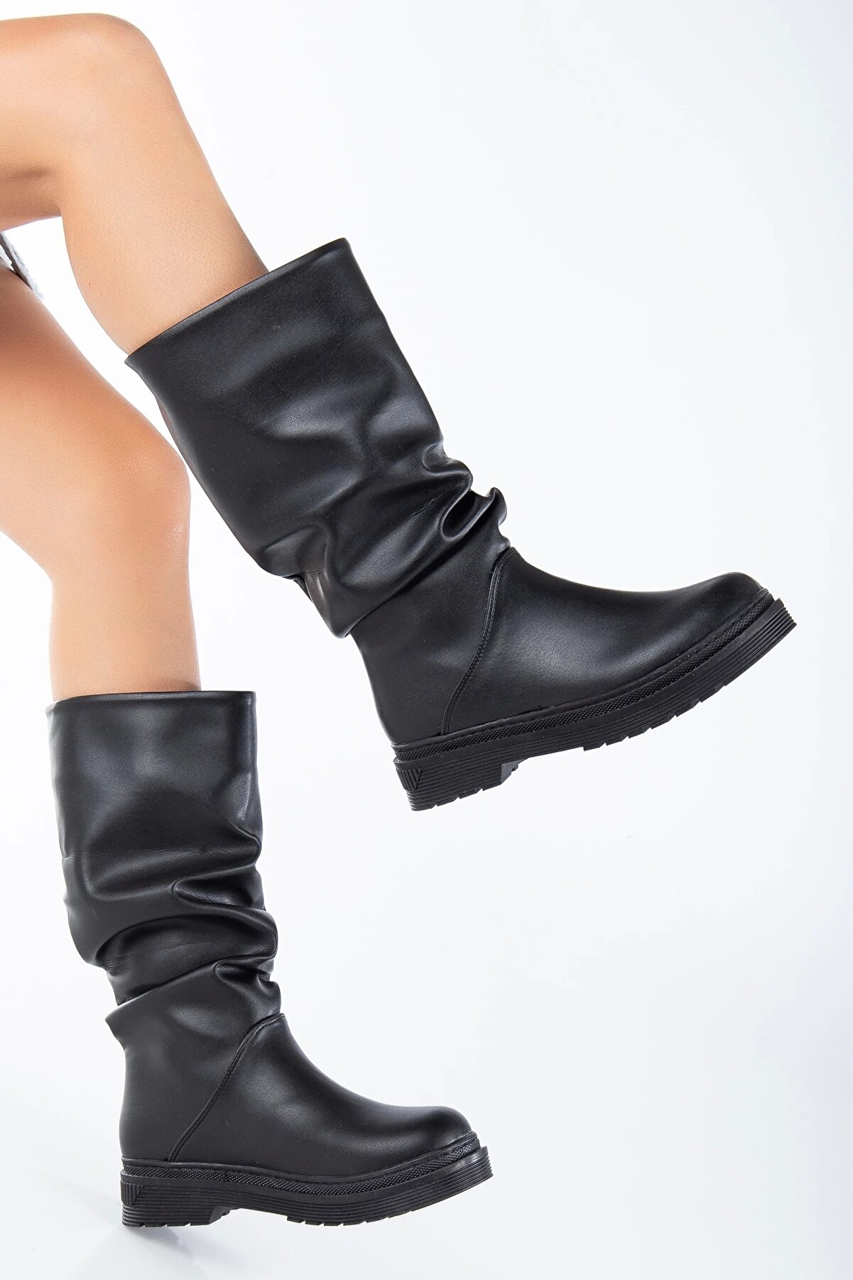 Gult Kadın Di̇z Altı Çi̇zme Mat Si̇yah