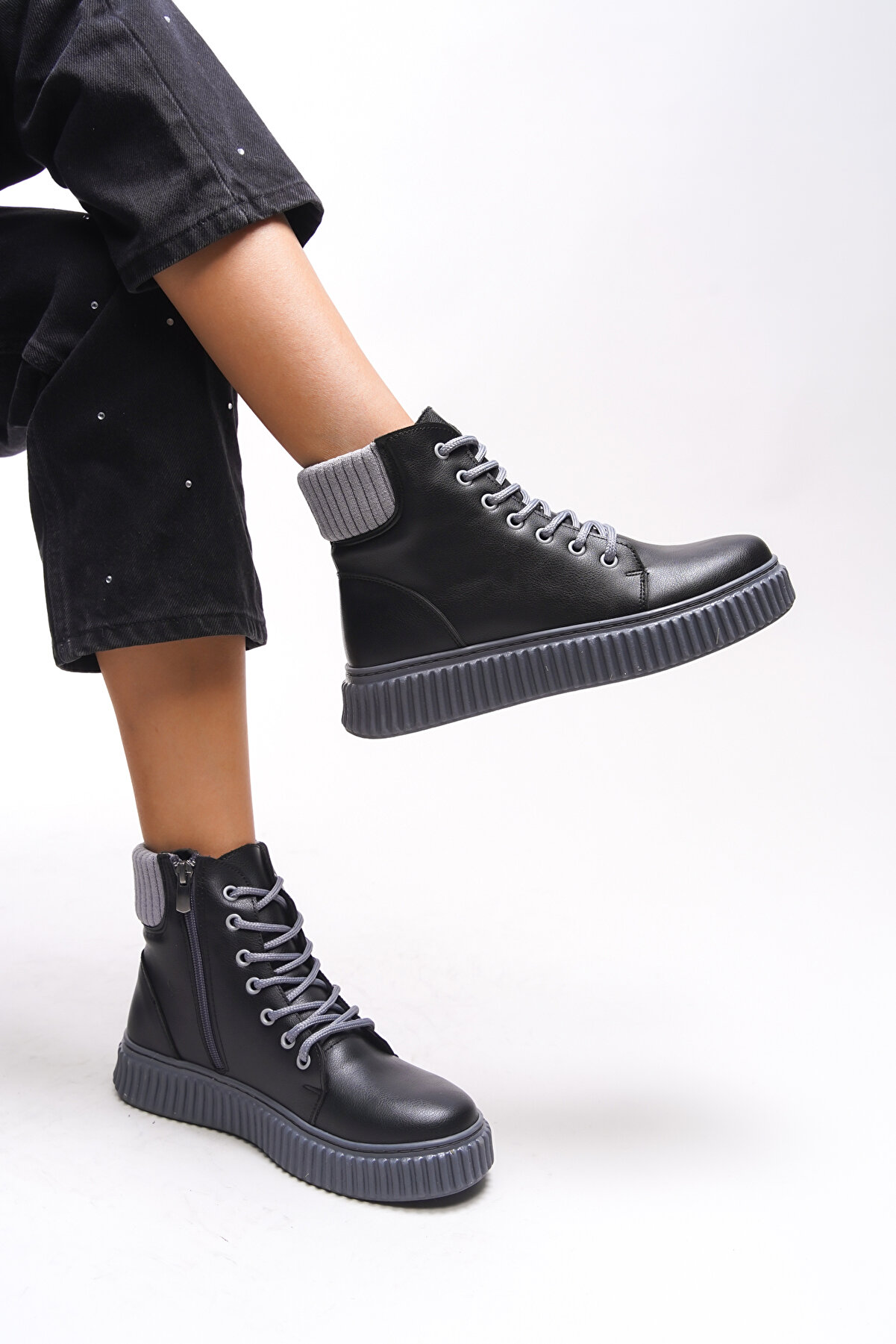 Gult Spor Kadın Bot 0012401 Si̇yah Gri̇