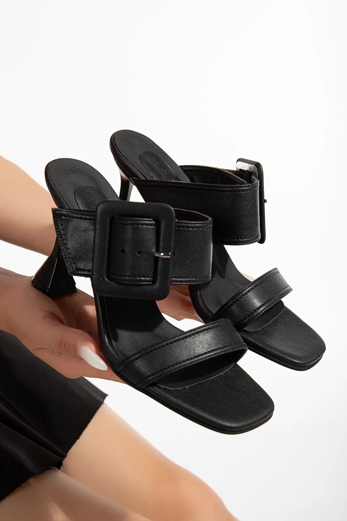 Gult Kadın Femi̇nen Terli̇k