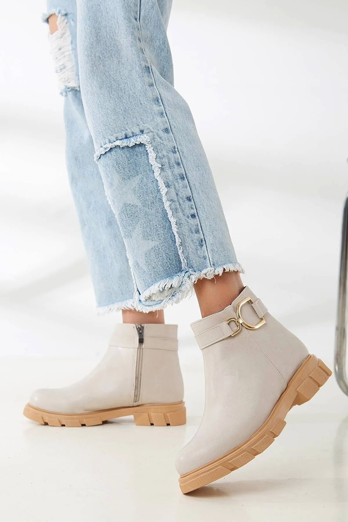 Gult Kadın Kışlık Tokalı Bot Bej