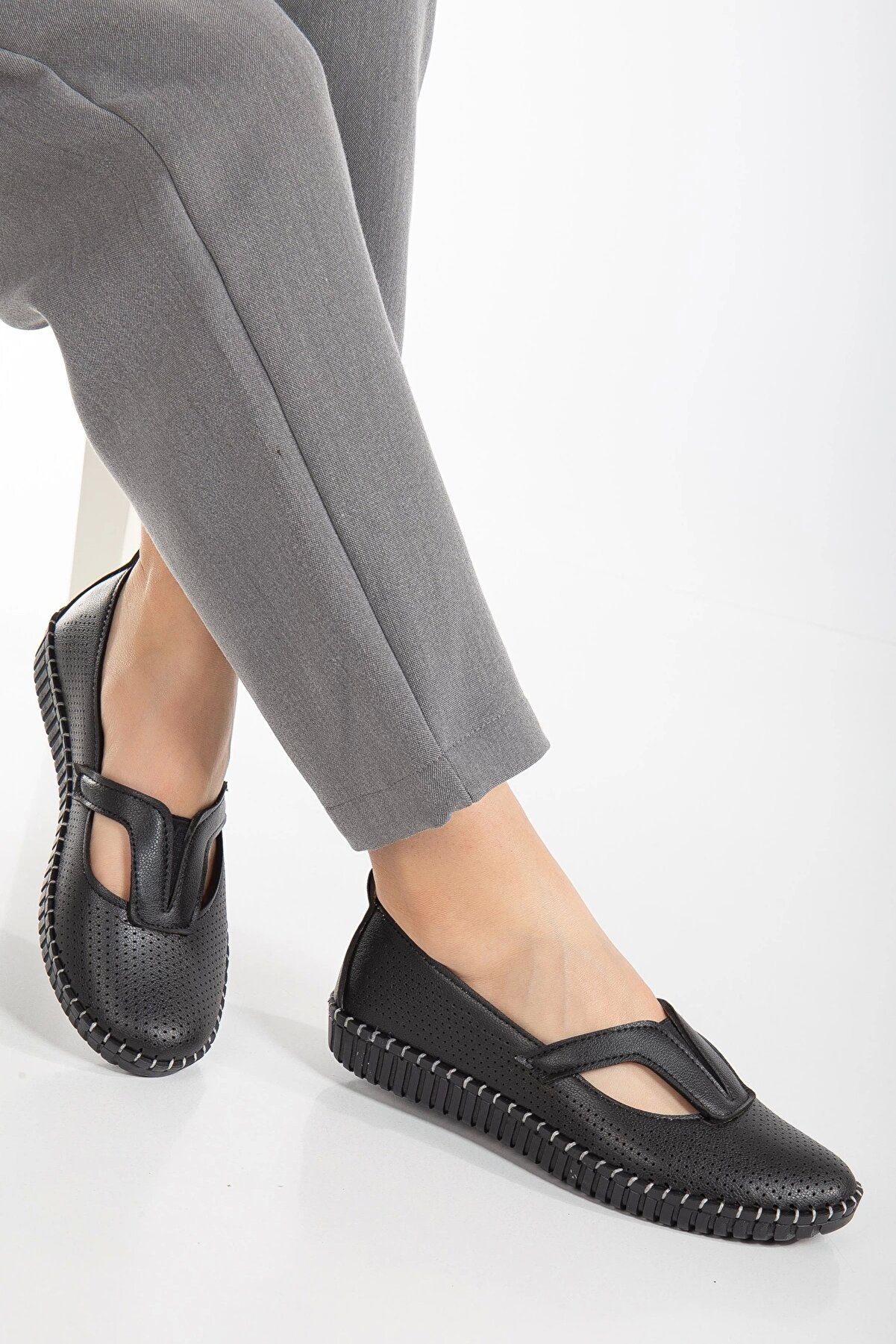 Gult Kadın G&uuml;nl&uuml;k Rahat Ayakkabı V Si̇yah