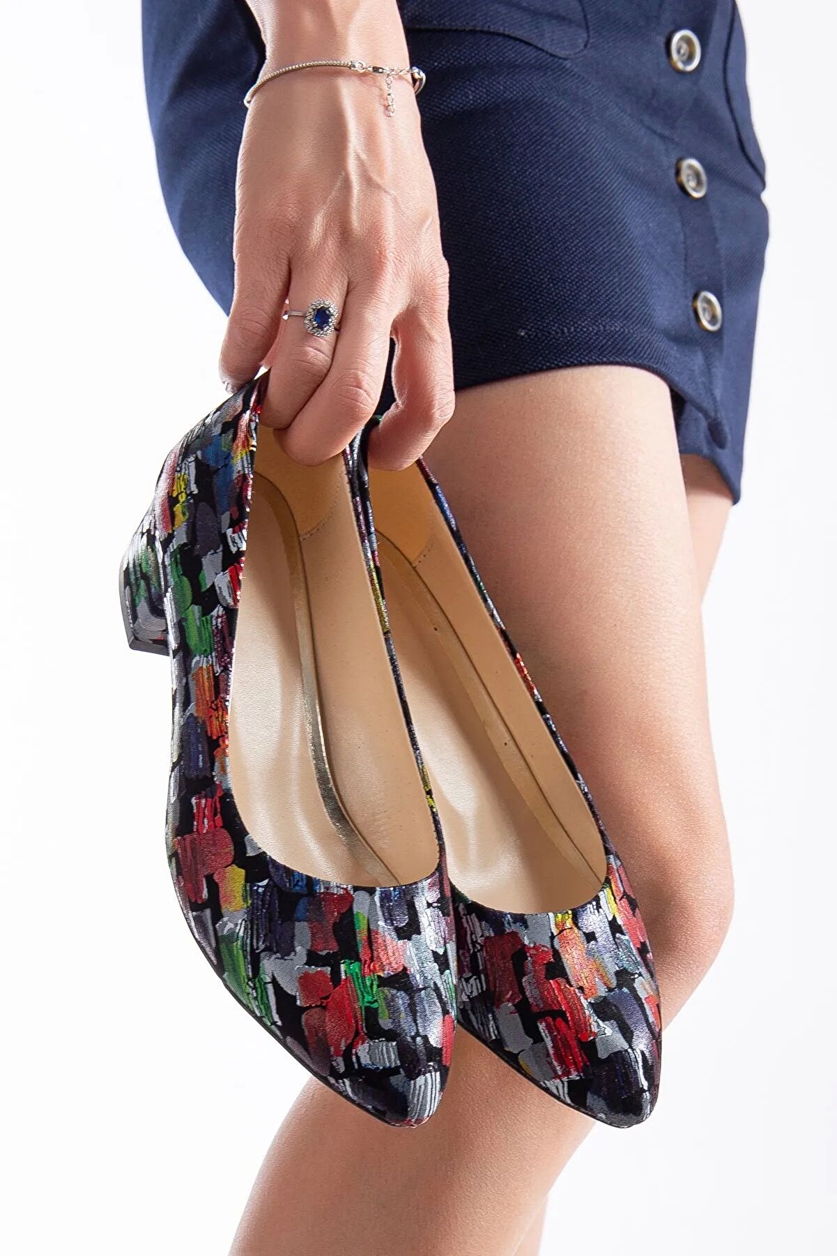 Gult Kadın İthal Desenli̇ Klasi̇k Kısa Topuklu Ayakkabı