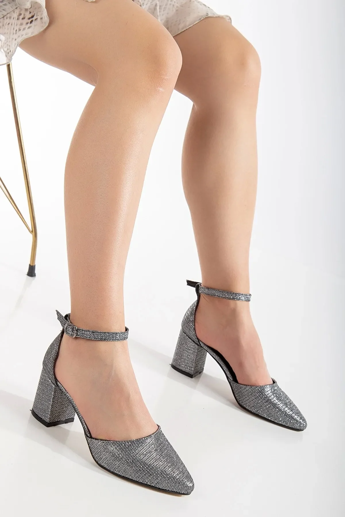 Gult Kadın 6 Cm  Kalın Topuklu Işıltılı Yazlık Ayakkabı Plati̇n