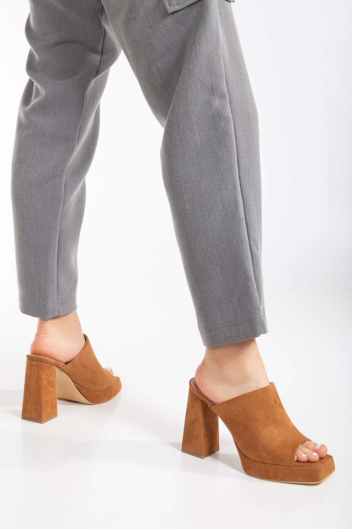 Gult Kadın Y&uuml;ksek Topuklu Terli̇k Dana S&uuml;et Taba