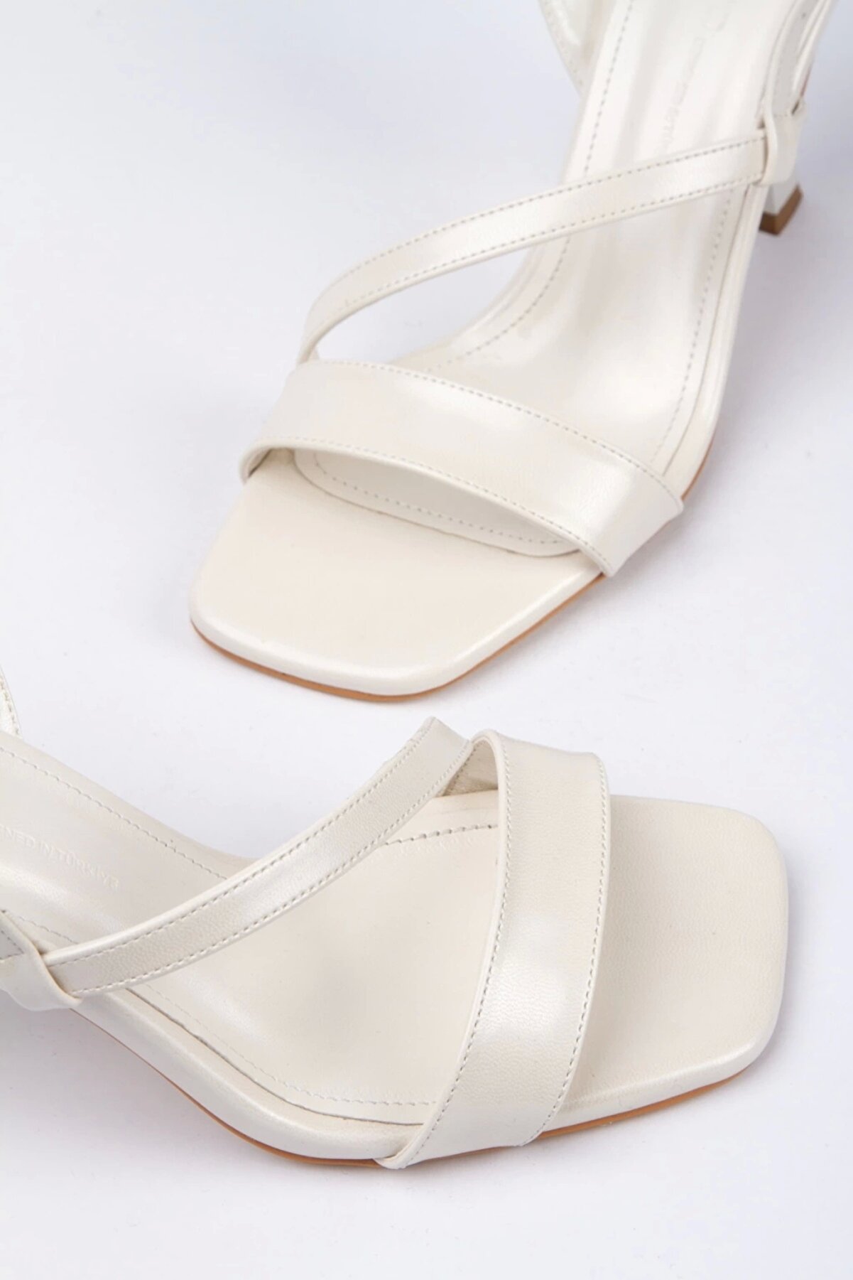 Gult Kadın Yazlık Mezuni̇yet Ayakkabısı