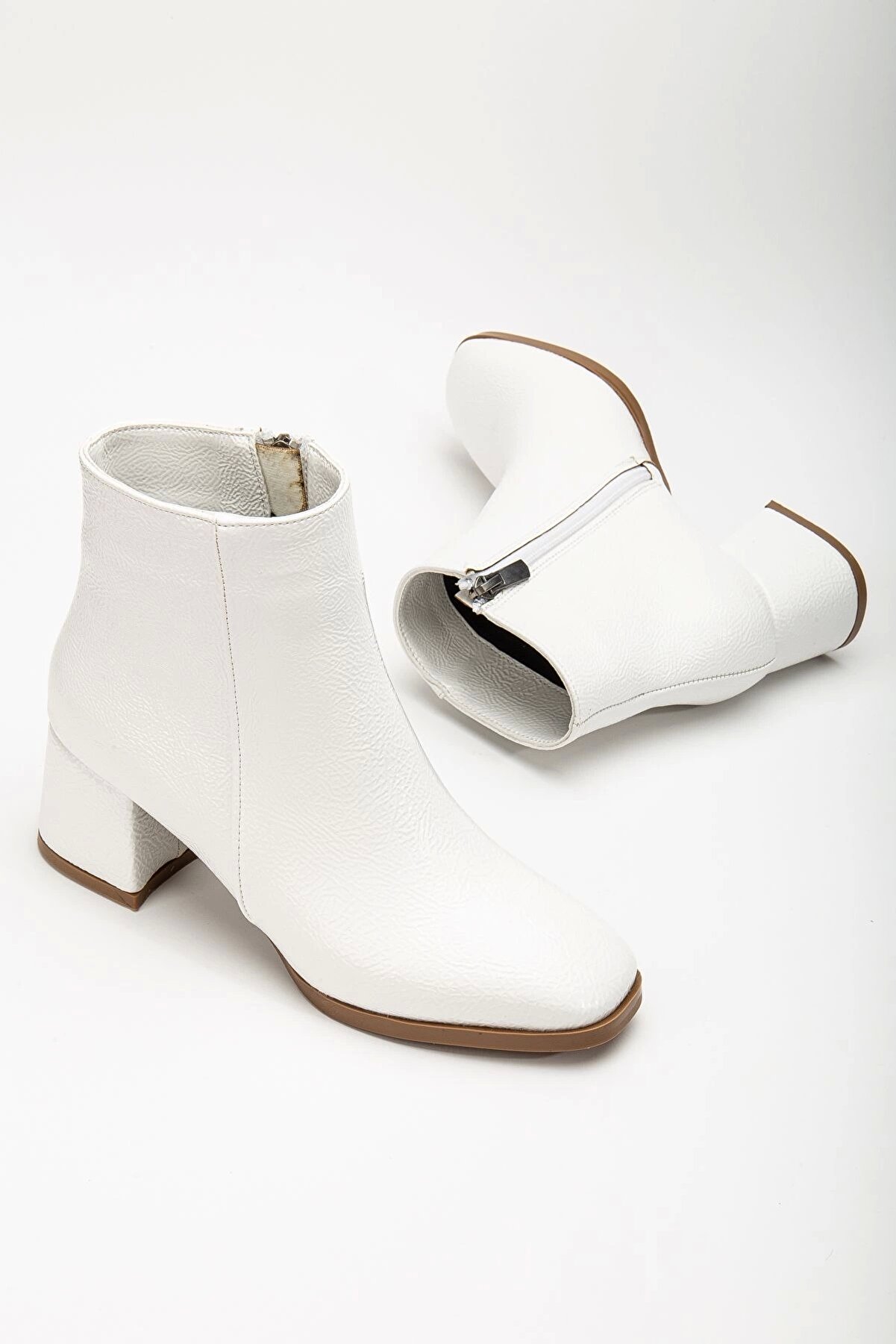 Gult Kadın Küt Burunlu Bot