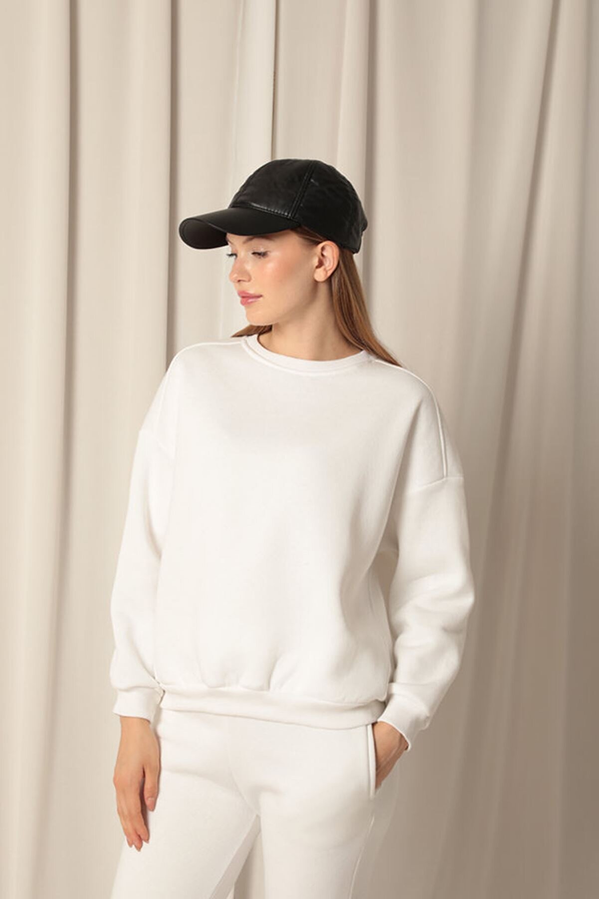 Cream &Uuml;&ccedil; İpli̇k Sıfır Yaka &Ccedil;i̇malı Kadın Ekru Sweat